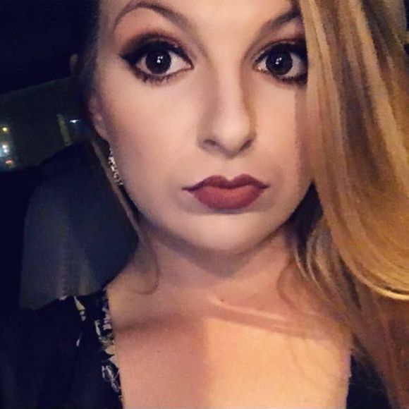 Meet your Posher, Kira - Picture 1 of 1